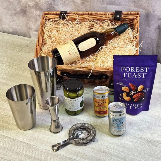 Lagavulin 16 Year Old Whisky Luxury Cocktail Hamper