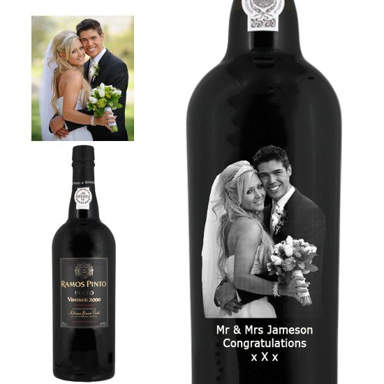 Photo Engraved Ramos-Pinto 2000 Vintage Port 75cl